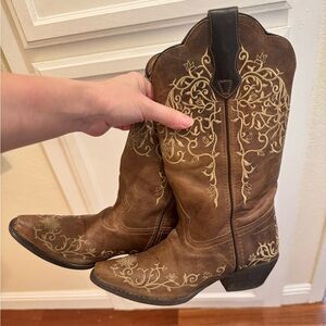 Laredo Jasmine Embroidered Cowboy boots